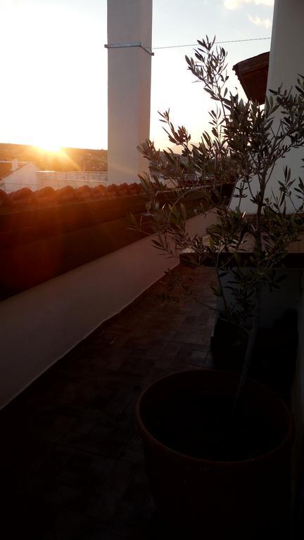 Artemis Sunrise Apartment Bagian luar foto