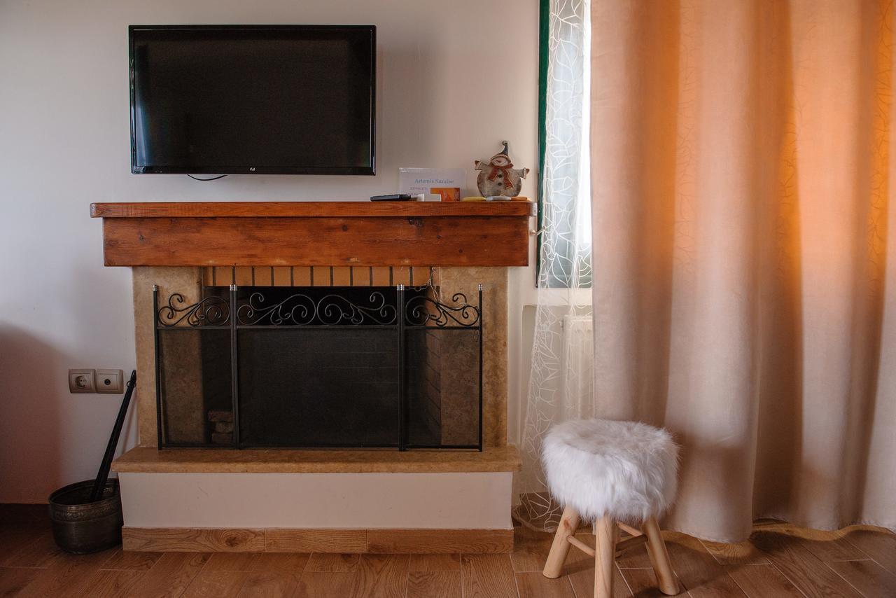 Artemis Sunrise Apartment Bagian luar foto