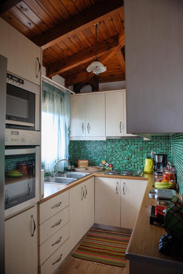 Artemis Sunrise Apartment Bagian luar foto