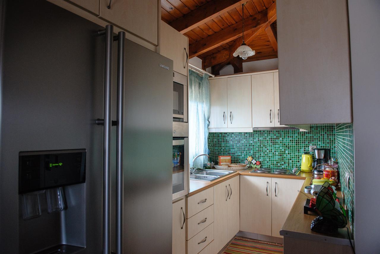 Artemis Sunrise Apartment Bagian luar foto